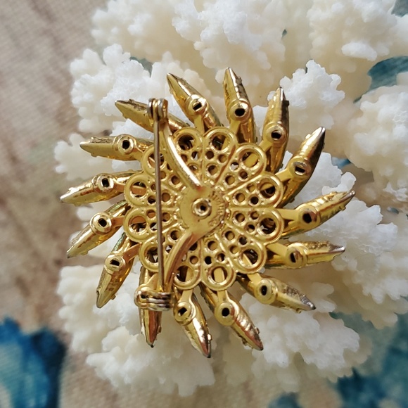 Vintage Judy Lee Brooch - Picture 7 of 16